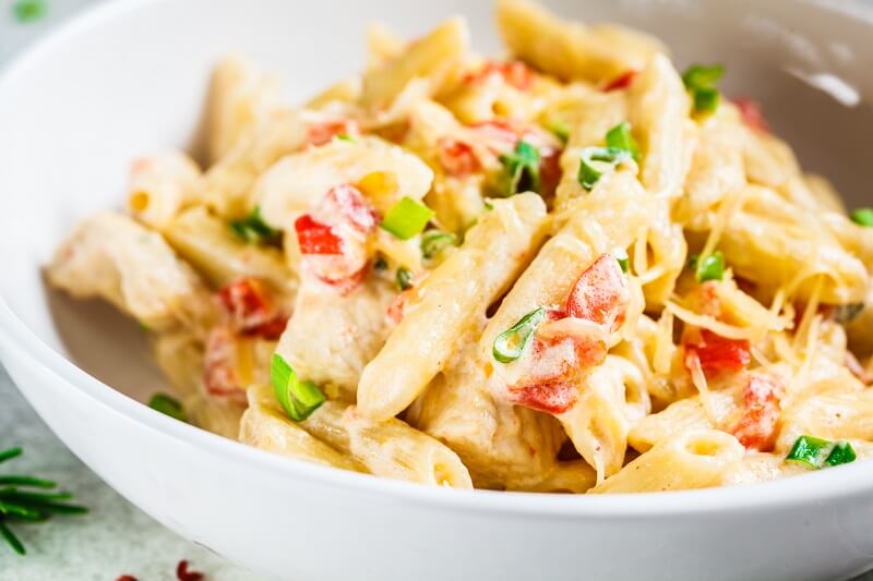Alfredo pasta with chicken and sausages