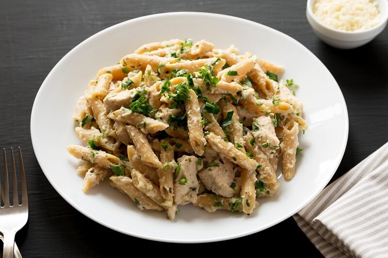 30-minute chicken penne with garlic: easy to make and everyone loves it