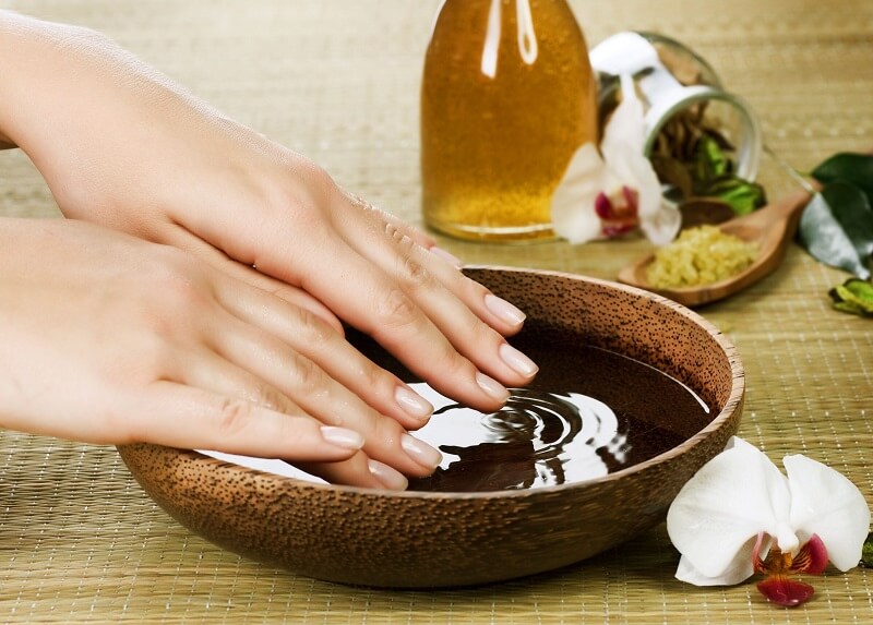 2 cheap and effective kitchen ingredients for strong and healthy nails