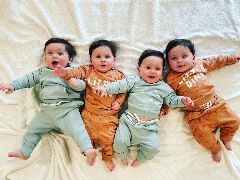 A mother gave birth to identical quadruplets - only 72 such cases are known worldwide