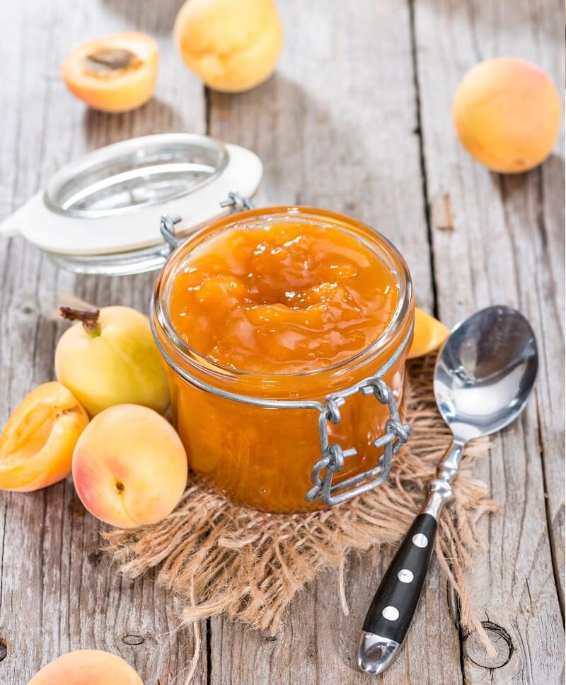 Flavorful apricot jam - a simple recipe for winter