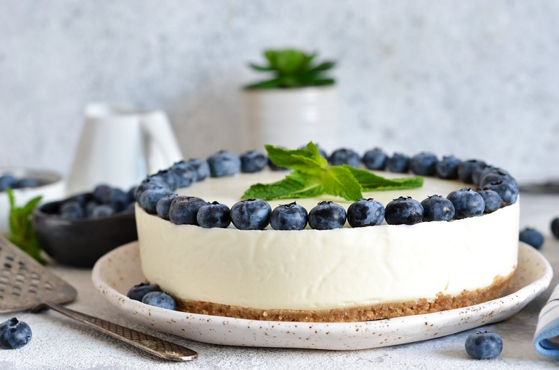 Blueberry cheesecake, an incredibly fluffy and delicious dessert for the summer