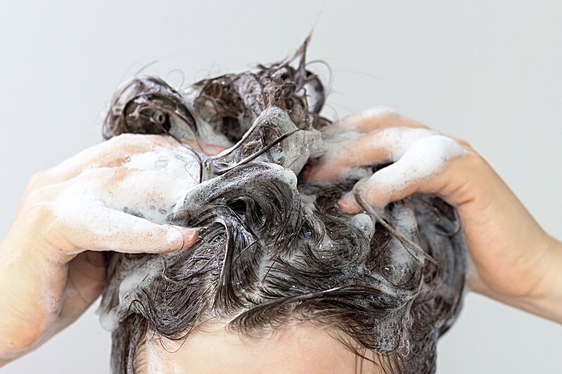 The 5 most common mistakes you make when washing your hair
